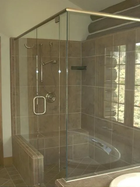 Custom Glass Inc. - Photo 2