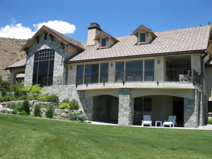 Custom Glass Inc. - Photo 4