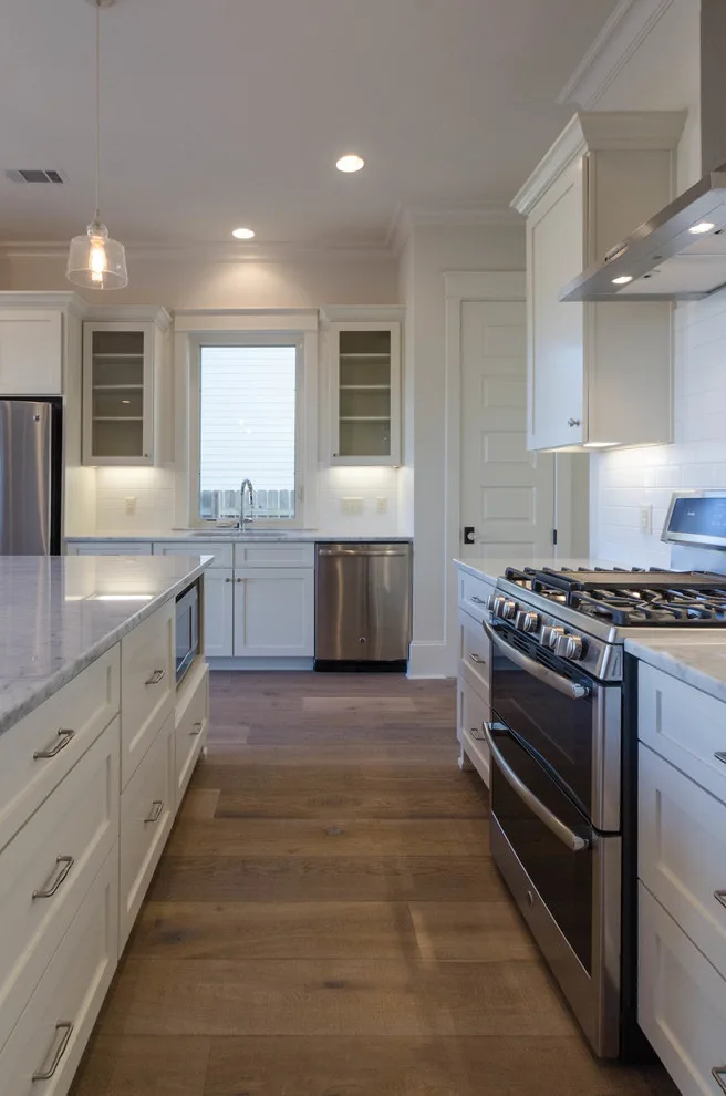 Lakeview Construction Project in Savoie by Jefferson Door Company - Photo 17