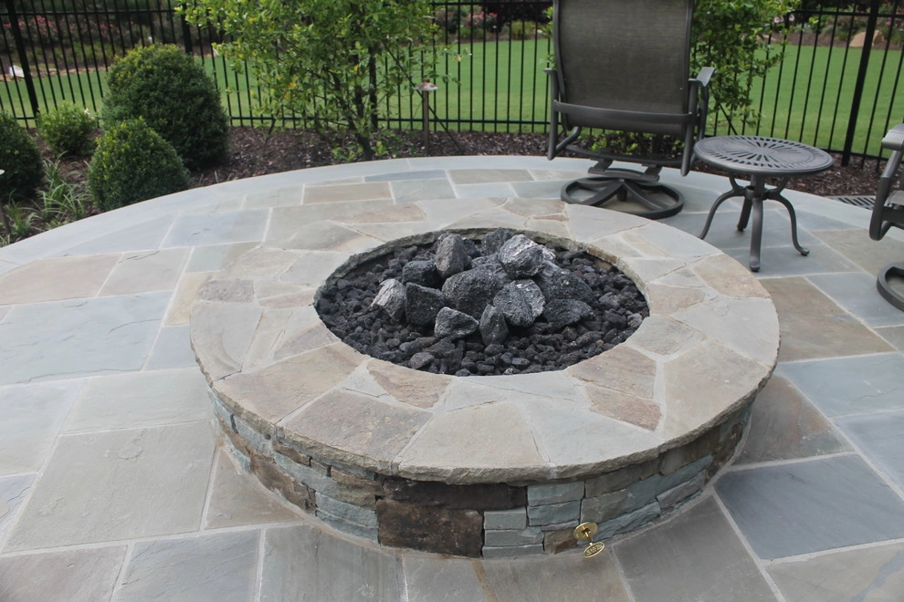 Outside Landscape Group - Photo 2
