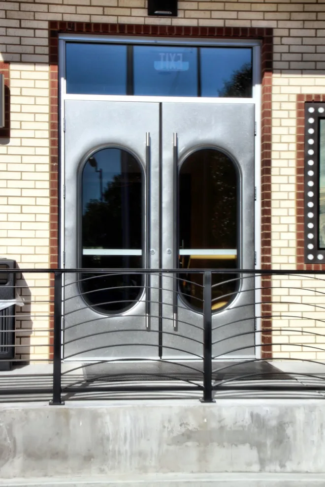 Will Rogers Theatre Tasting Room by Central Glass & Mirror - Photo 4