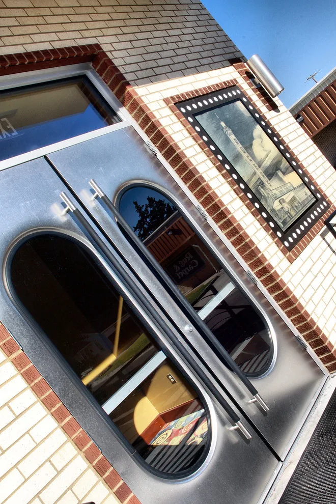 Will Rogers Theatre Tasting Room by Central Glass & Mirror - Photo 3