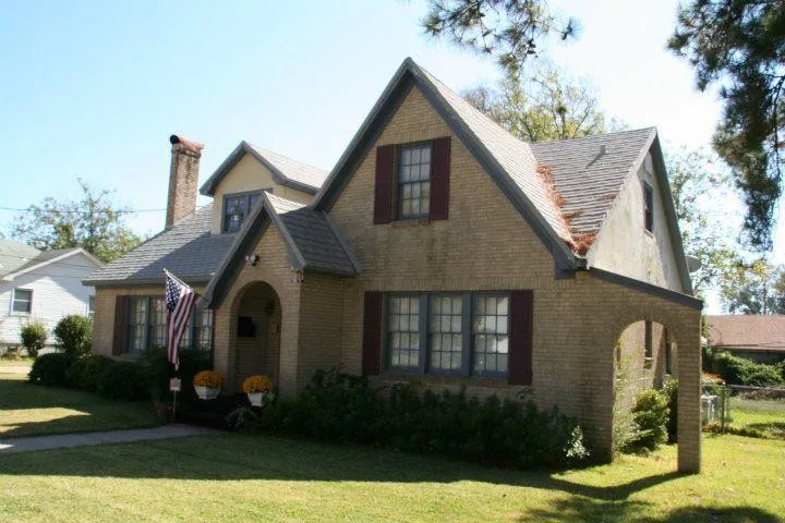 Royal Windows & Siding Inc - Photo 3