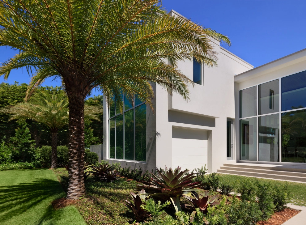 Contemporary Estate by Outside Productions Inc - Photo 8