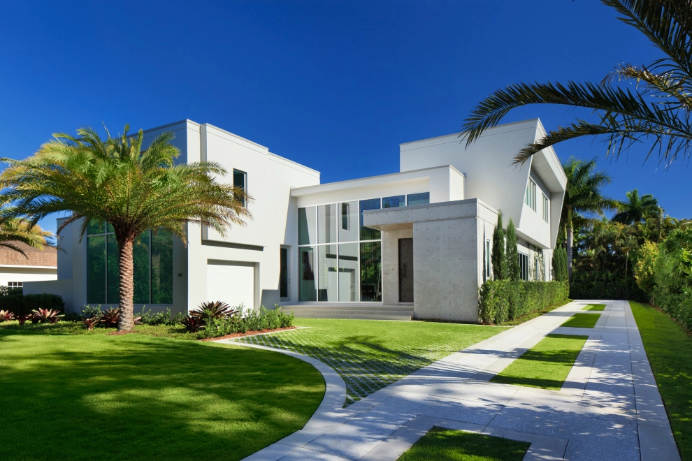 Contemporary Estate by Outside Productions Inc - Photo 7