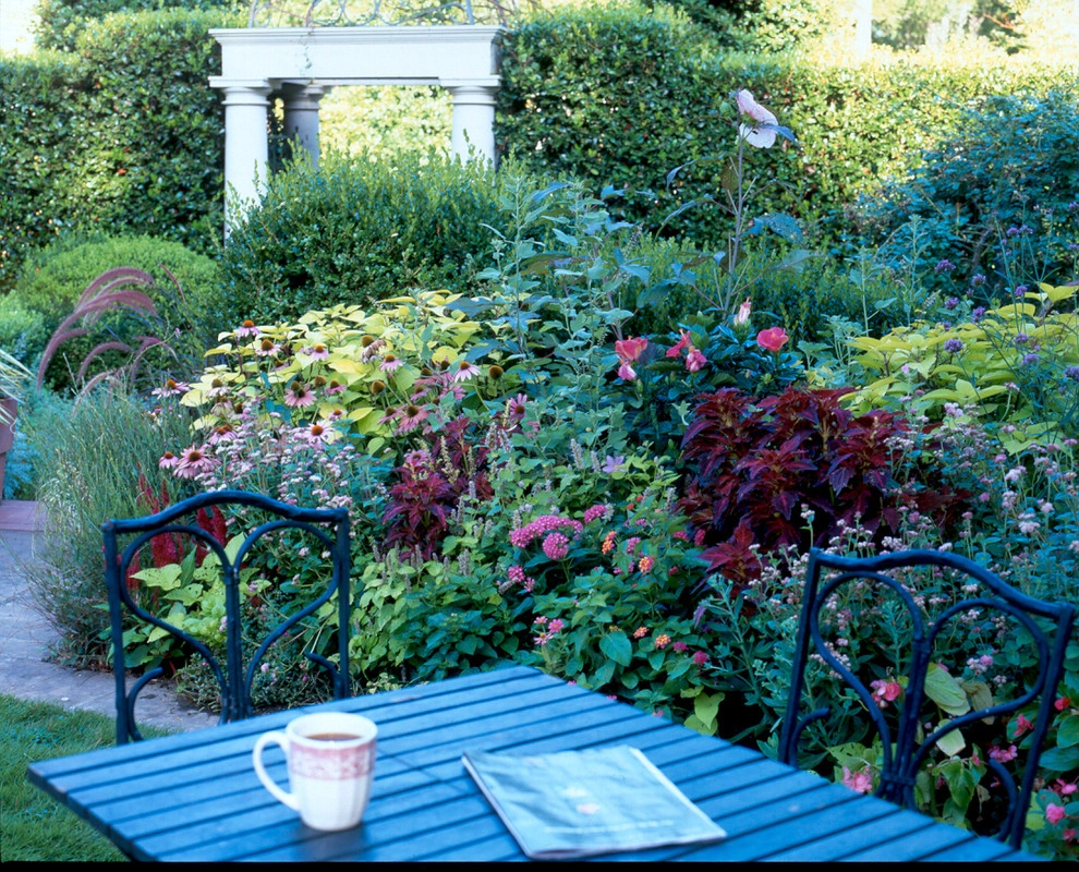 Original Garden Home by P. Allen Smith & Associates - Photo 3