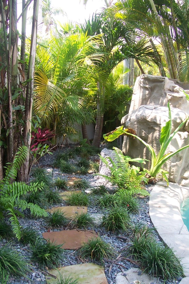 N. Washington Dr. Lido Key Residence by P.C.Gormley Landscape Design LLC - Photo 3