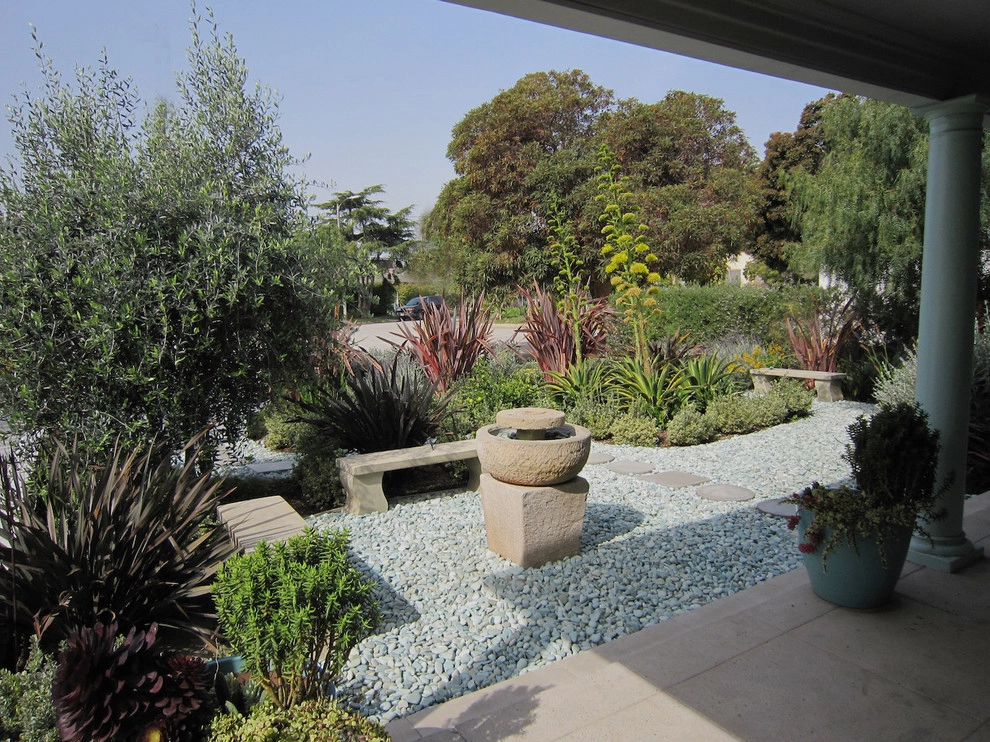 ECLECTIC STYLE COURTYARDS by Park Slope Design - Photo 3