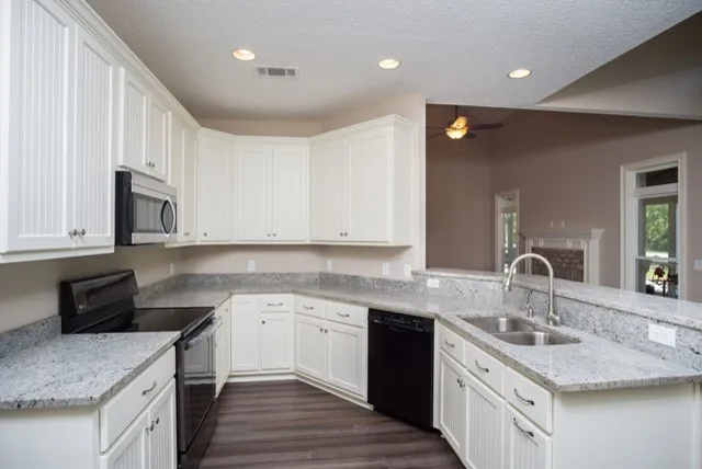 Hurricane Construction, Inc - Photo 7