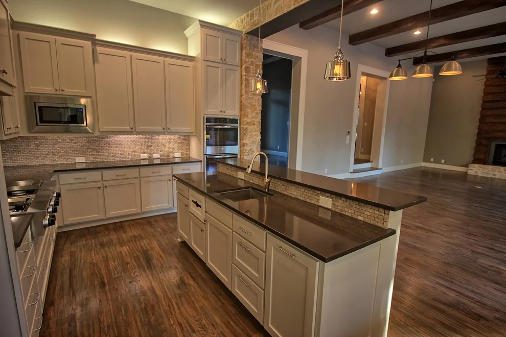 Trailwood Court New Transitional Residence by Oakmark Signature Homes - Photo 10