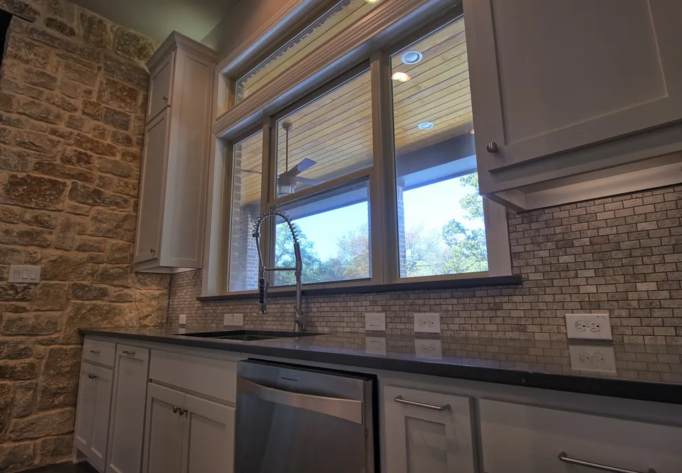 Trailwood Court New Transitional Residence by Oakmark Signature Homes - Photo 6