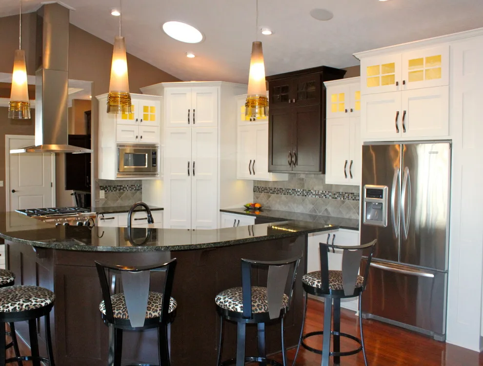 Transitional Land Residence by Rezac Construction - Photo 2