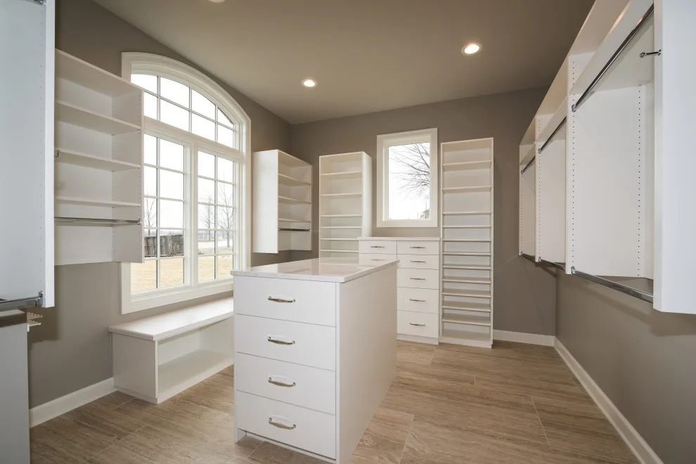 Custom Home with Traditional Craftsman Style by Bloomfield Custom Homes - Photo 17