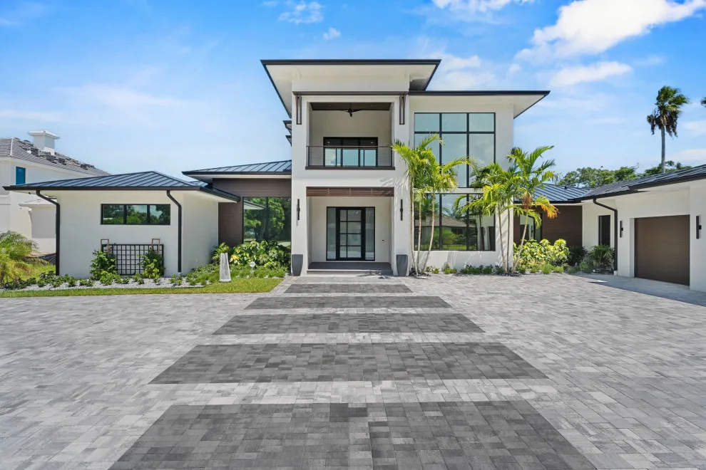 Tropical Path Unique Estate by LifeStyle Homes, Inc. - Photo 53