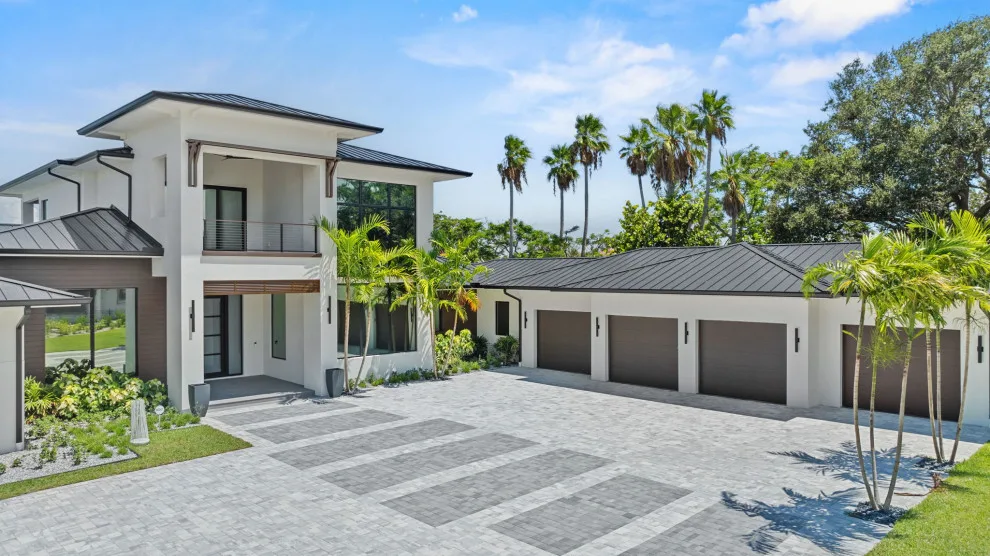 Tropical Path Unique Estate by LifeStyle Homes, Inc. - Photo 73