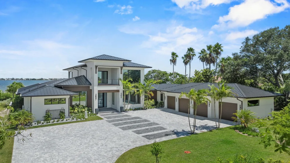 Tropical Path Unique Estate by LifeStyle Homes, Inc. - Photo 67
