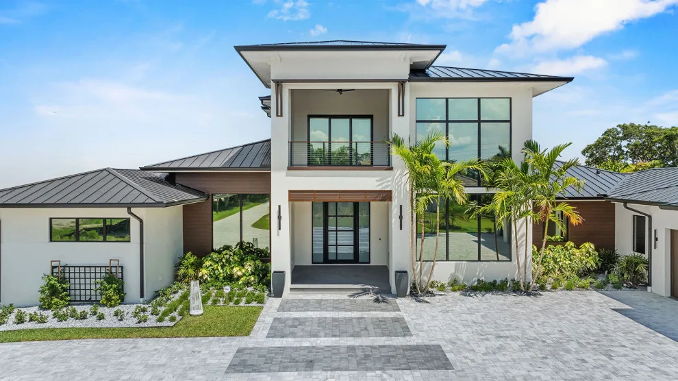 Tropical Path Unique Estate by LifeStyle Homes, Inc. - Photo 17
