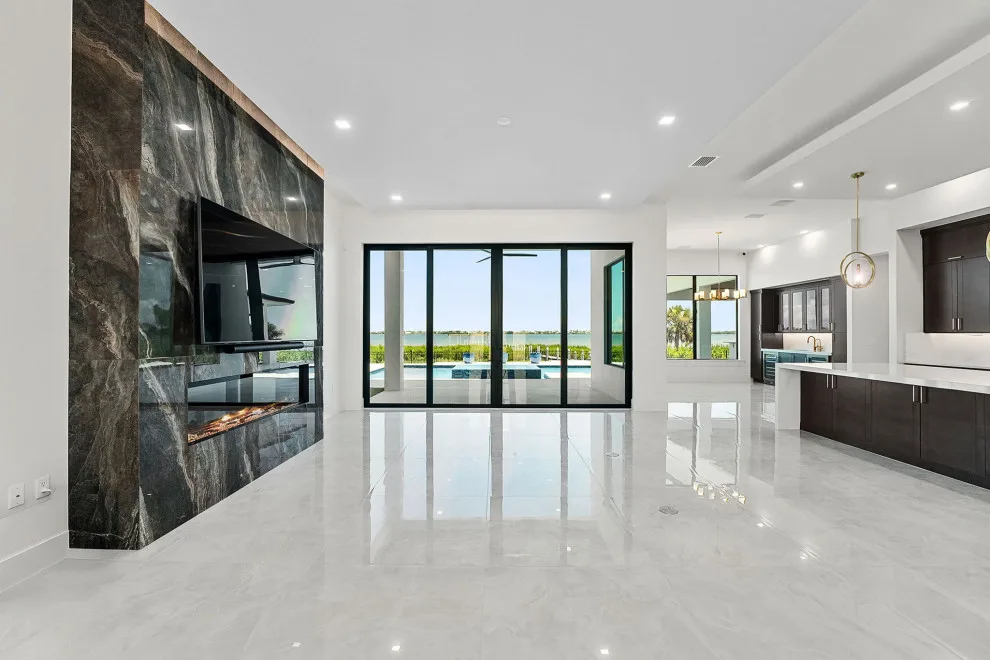 Tropical Path Unique Estate by LifeStyle Homes, Inc. - Photo 15