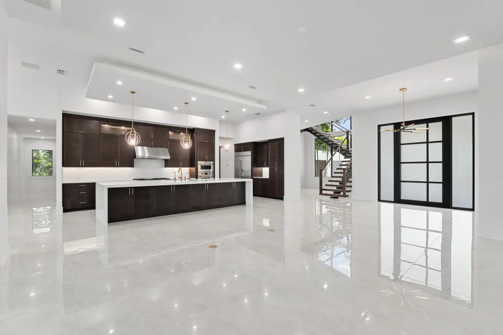 Tropical Path Unique Estate by LifeStyle Homes, Inc. - Photo 22