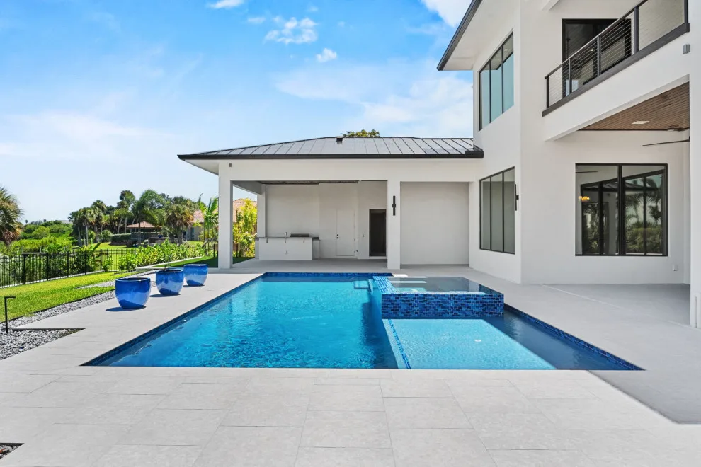 Tropical Path Unique Estate by LifeStyle Homes, Inc. - Photo 46