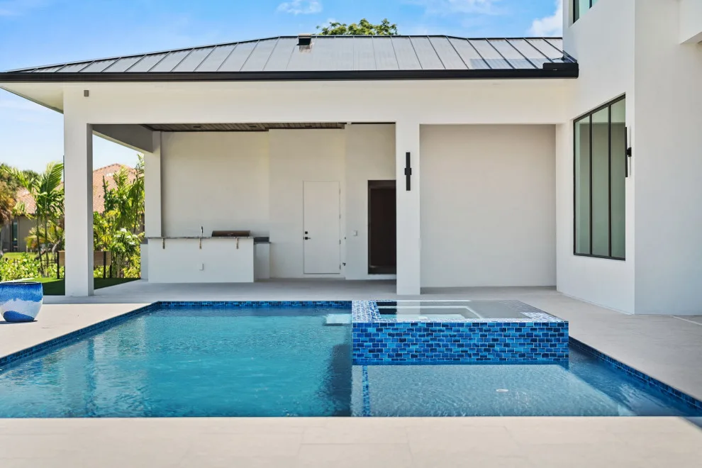 Tropical Path Unique Estate by LifeStyle Homes, Inc. - Photo 6