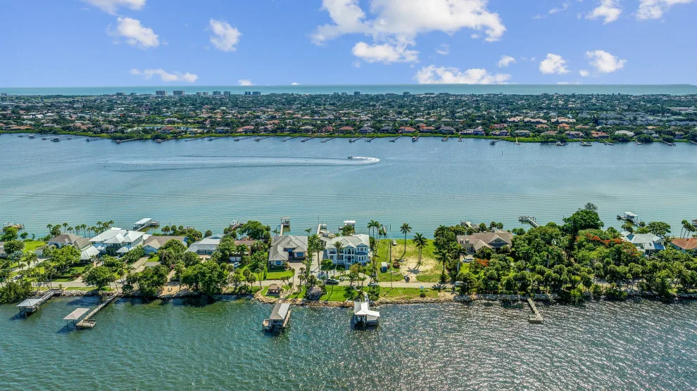 Tropical Pathway River-to-River Bespoke Estate by LifeStyle Homes, Inc. - Photo 21