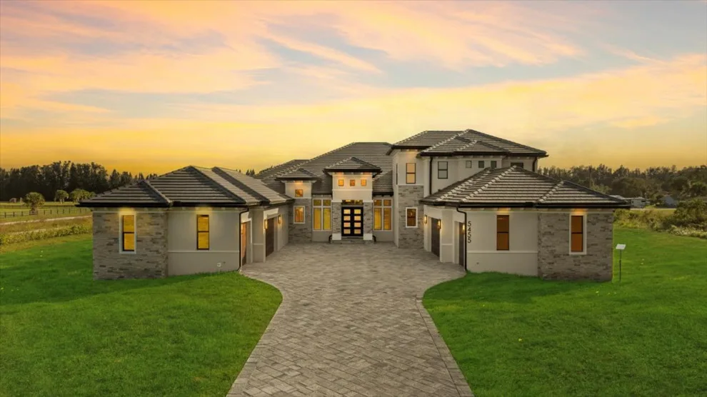 Vero Beach Grand Estate by LifeStyle Homes, Inc. - Photo 44
