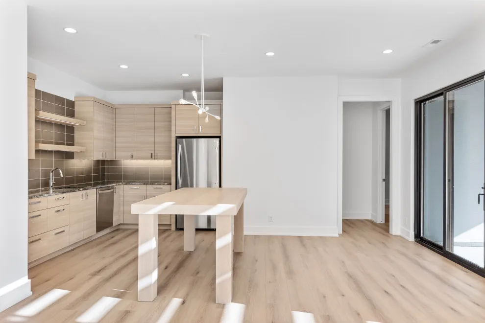 Cozy and Contemporary Tailored Residence by Bloomfield Custom Homes - Photo 5