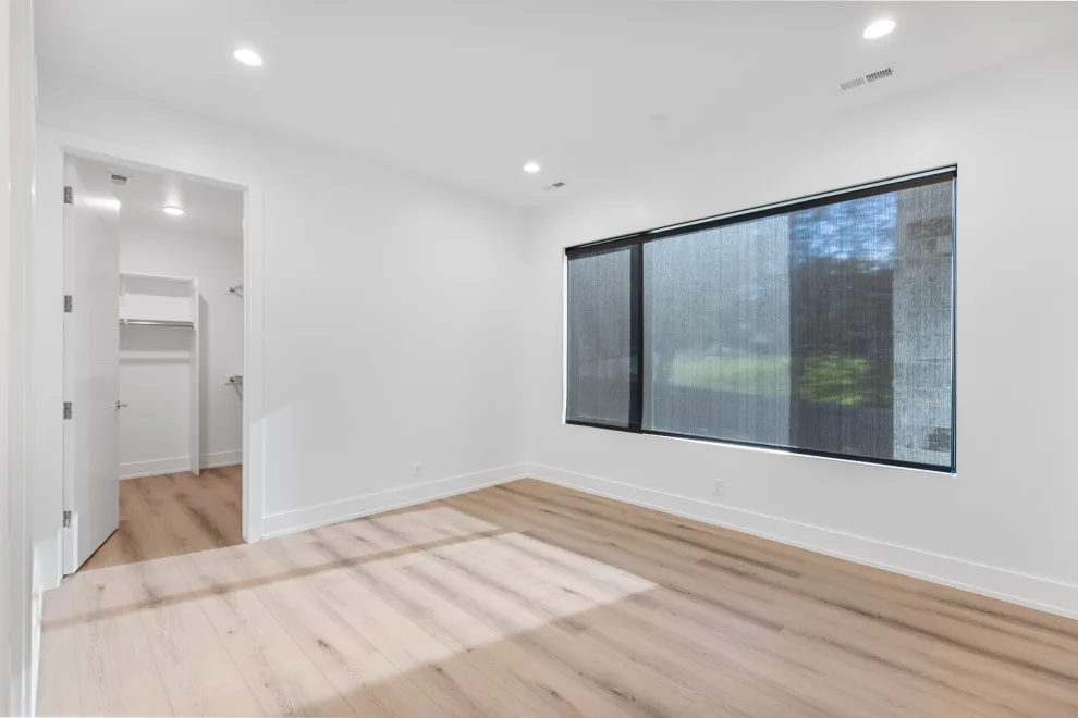 Cozy and Contemporary Tailored Residence by Bloomfield Custom Homes - Photo 23