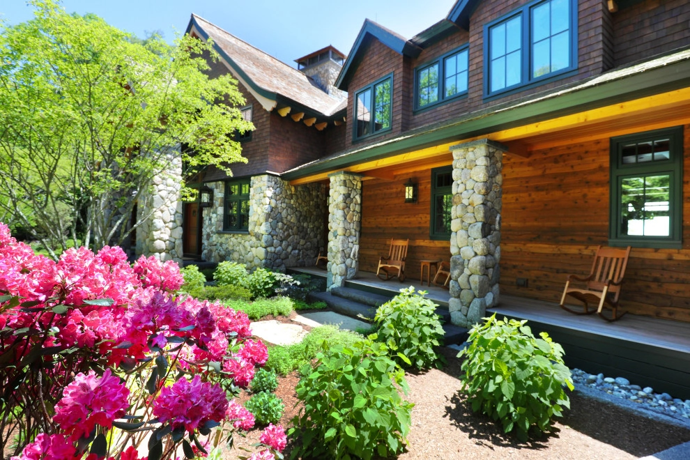 Lakeside Lodge Home by Pellettieri Associates, Inc. - Photo 5