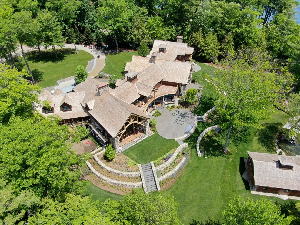 Lakeside Lodge Home by Pellettieri Associates, Inc. - Photo 10