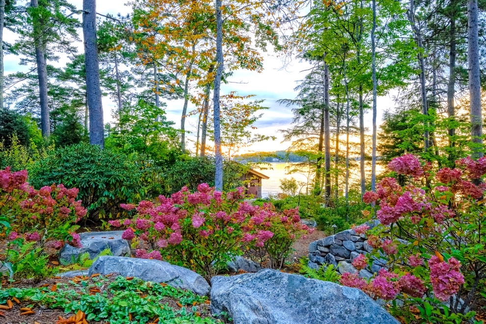 Lakehouse Retreat by Pellettieri Associates, Inc. - Photo 8