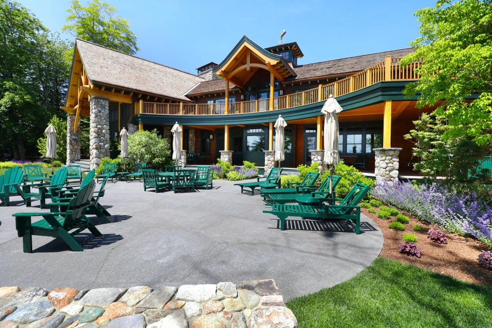 Lakeside Lodge Home by Pellettieri Associates, Inc. - Photo 4