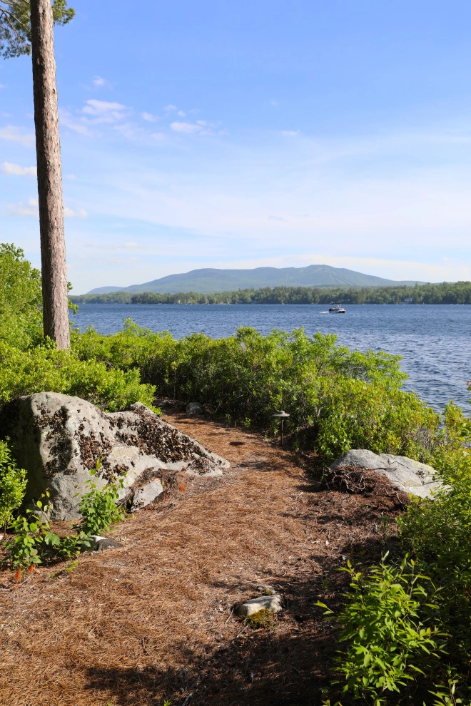 Lakeside Natural and Modern Design by Pellettieri Associates, Inc. - Photo 17