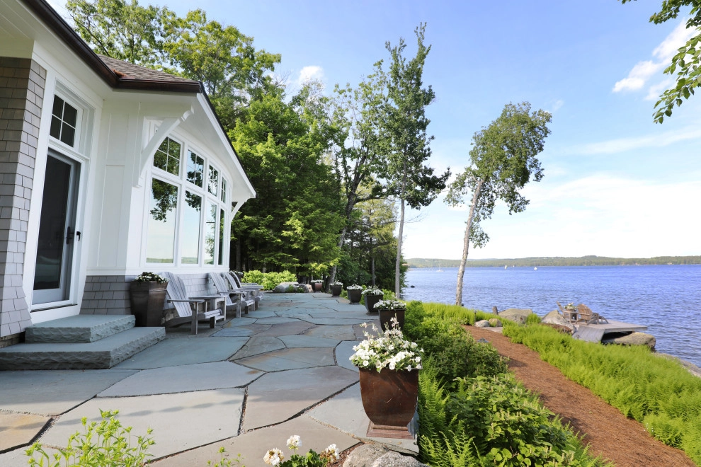 Lakeside Natural and Modern Design by Pellettieri Associates, Inc. - Photo 5