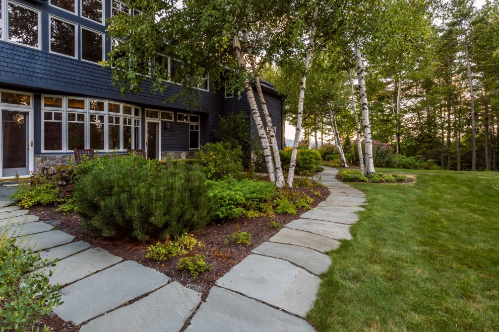 New Hampshire Lakeside Home by Pellettieri Associates, Inc. - Photo 2