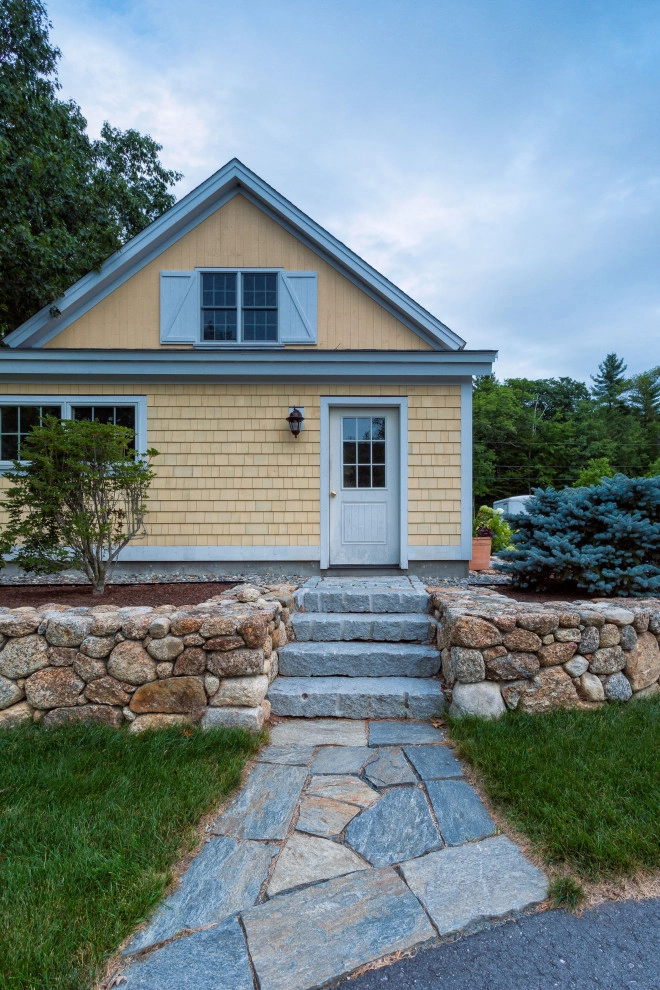 New Hampshire Country Side Home by Pellettieri Associates, Inc. - Photo 2