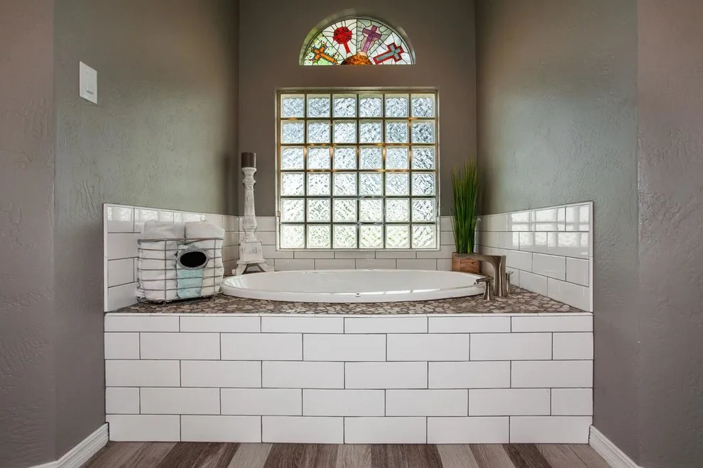 Albino Stag Luxury Bathroom by Bobby Murray Homes LLC - Photo 4