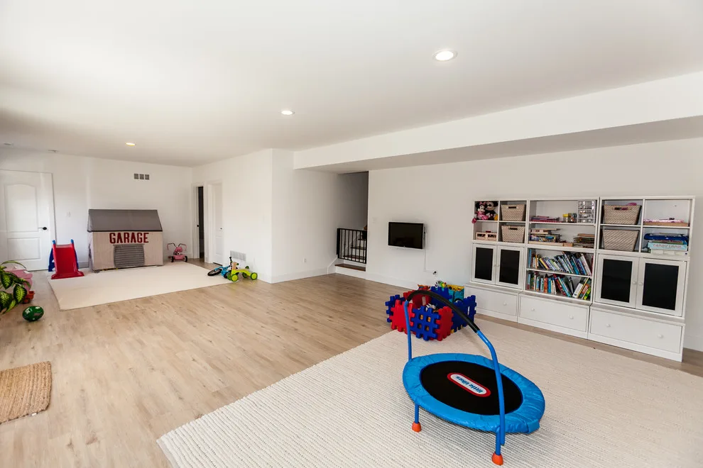 Custom Designed Ranch Home for Families by Hibbs Luxury Homes - St Louis, MO - Photo 14
