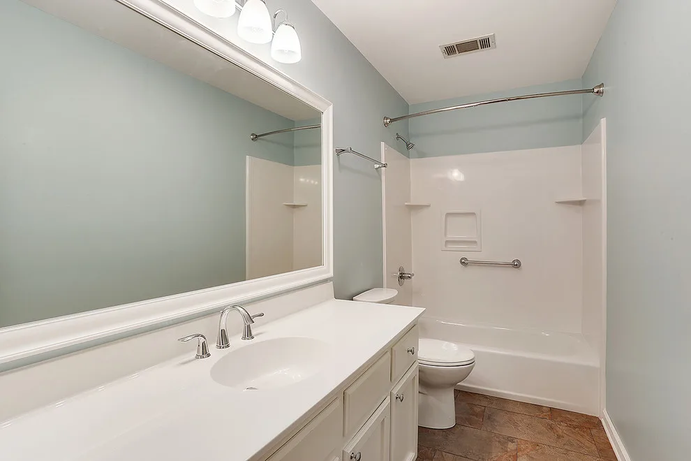 Woodlawn Kitchen and Hall Bathroom Renovation by Spencer's Contracting LLC - Photo 4