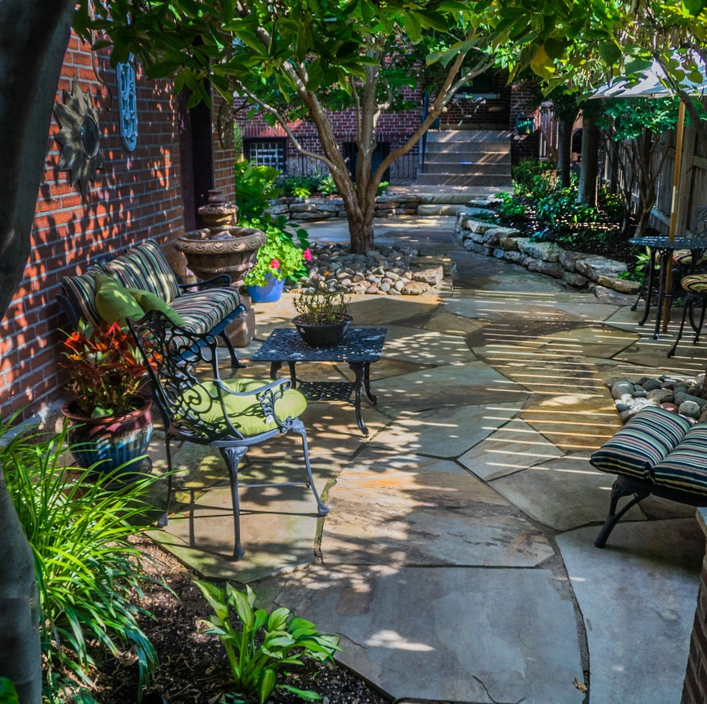 St Louis- Small Backyard Makeover by Poynter Landscape Architecture & Construction - Photo 4