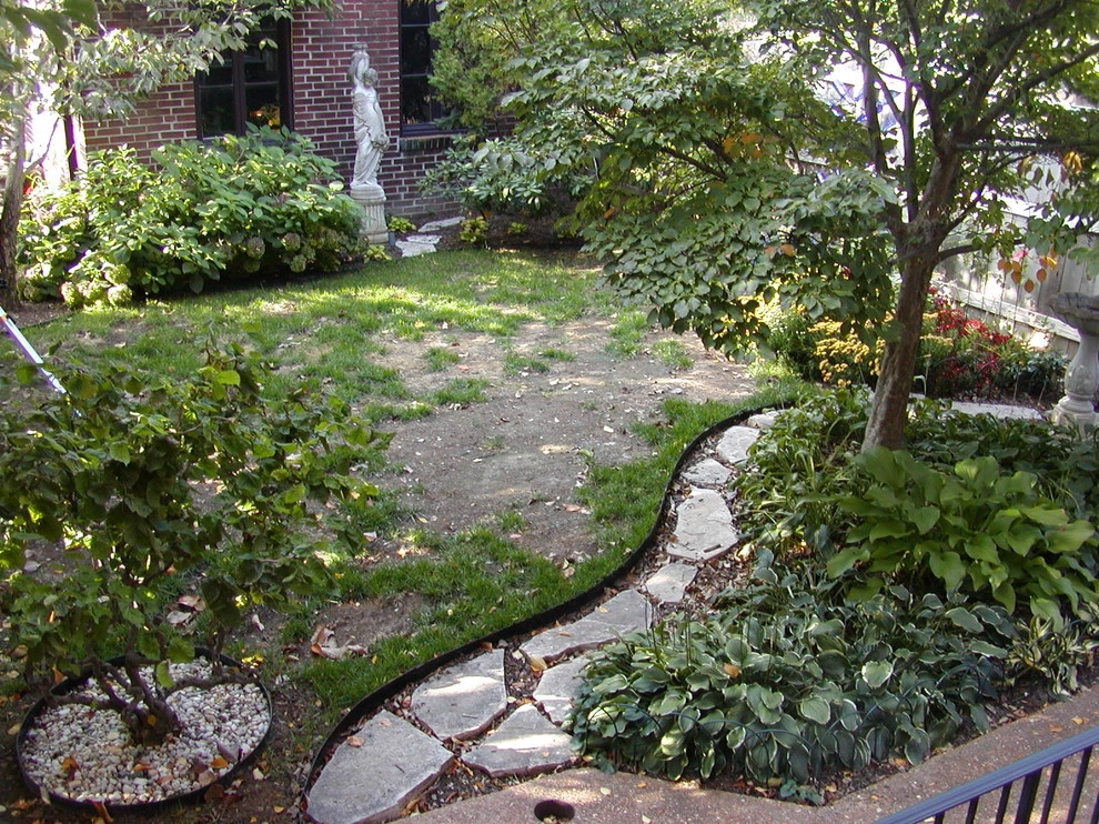 St Louis- Small Backyard Makeover by Poynter Landscape Architecture & Construction - Photo 3