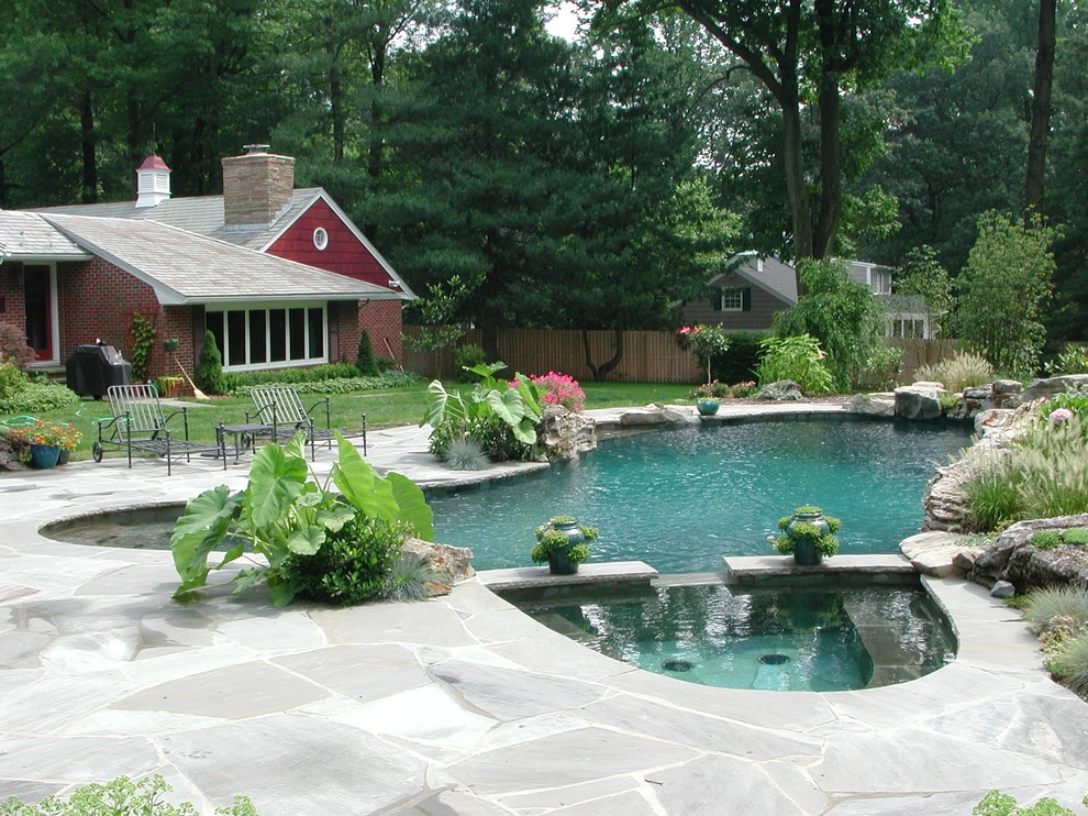 A Unique Pool and Spa by Artisan Landscapes And Pools - Photo 7