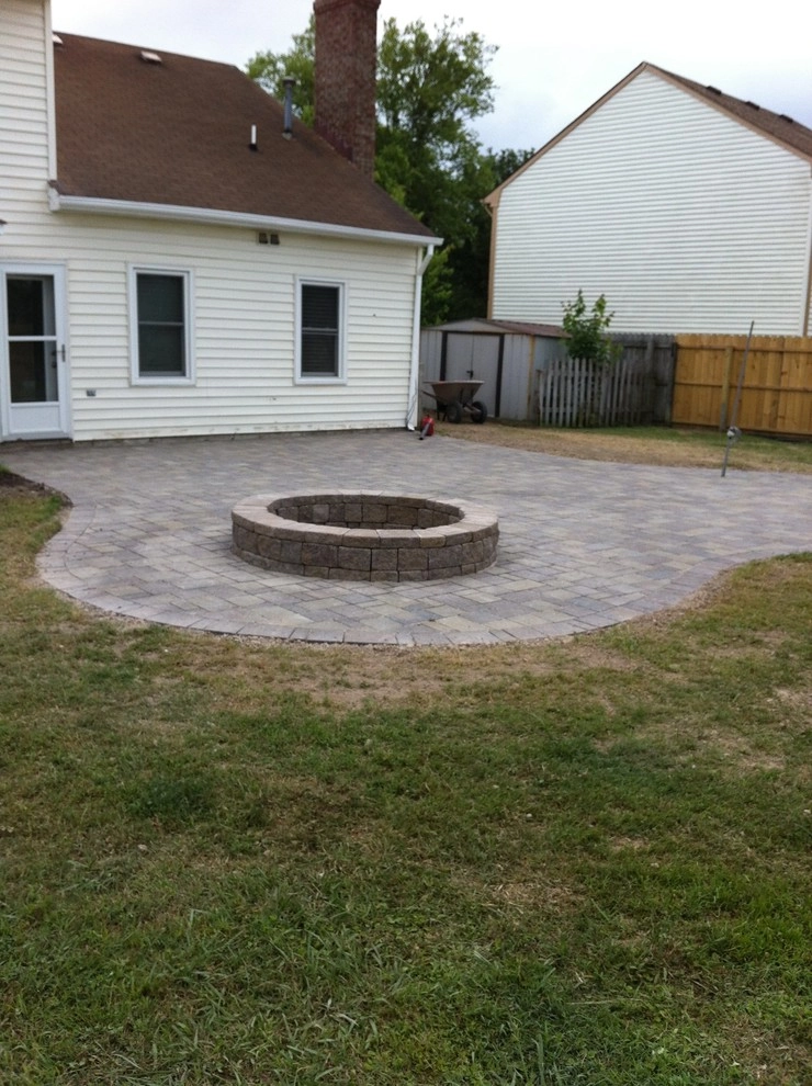 Patio Firepit and Kitchen by Premiere Landscape Design - Photo 2