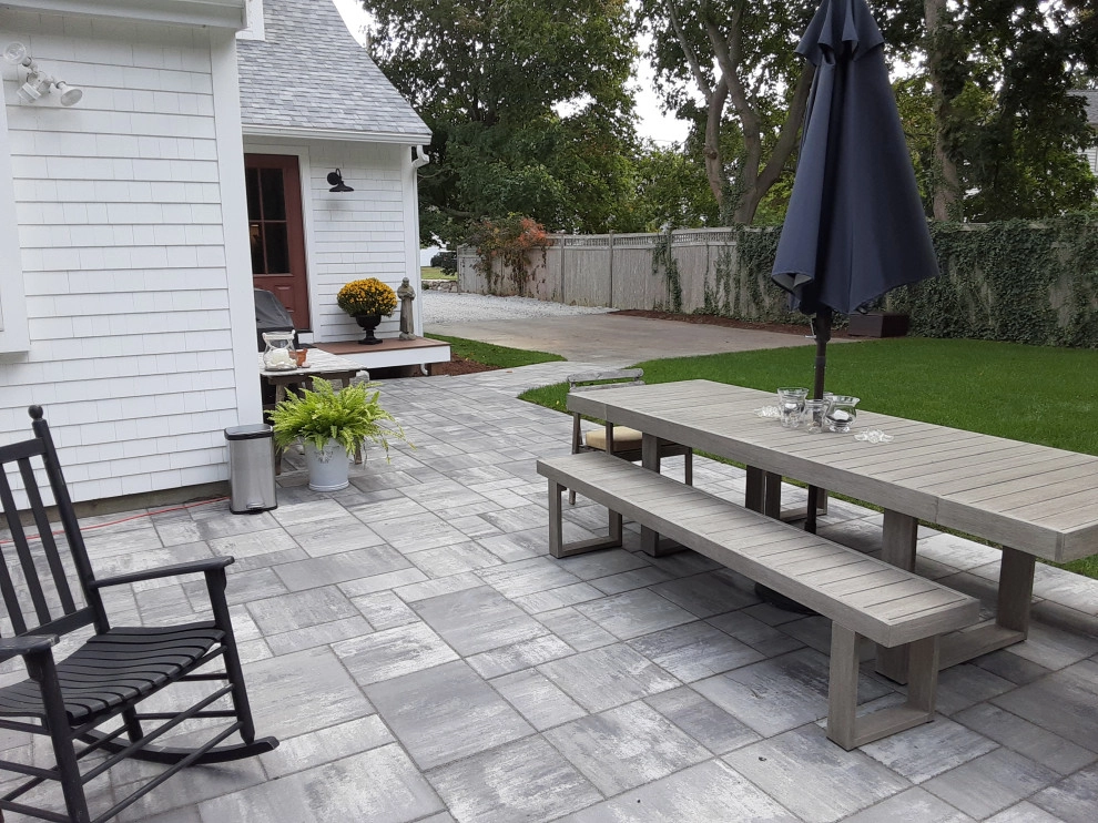 Patios/Backyard by Presidential Park Landscape Inc. - Photo 9