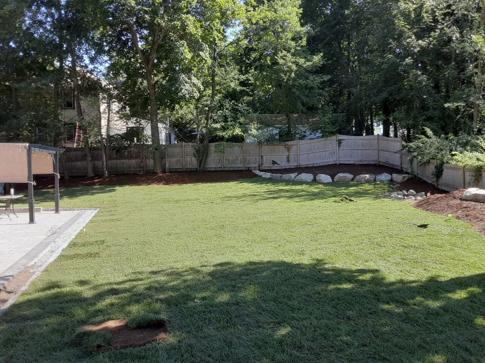 Patios/Backyard by Presidential Park Landscape Inc. - Photo 6