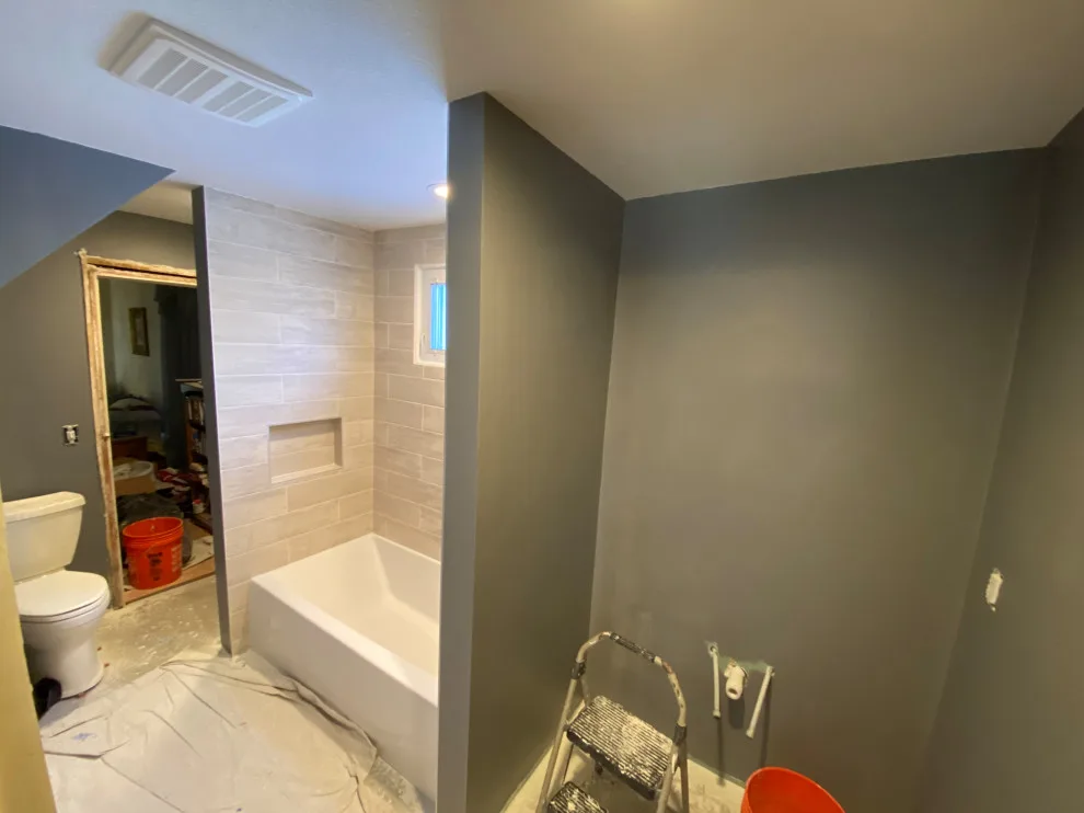 Bathroom makeover (Before & After) by Ultimate Remodeling - Photo 6