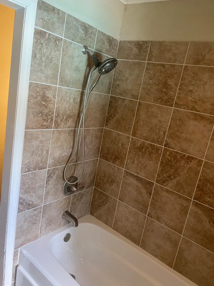 Bathtub renovation by Ird LLC - Photo 2