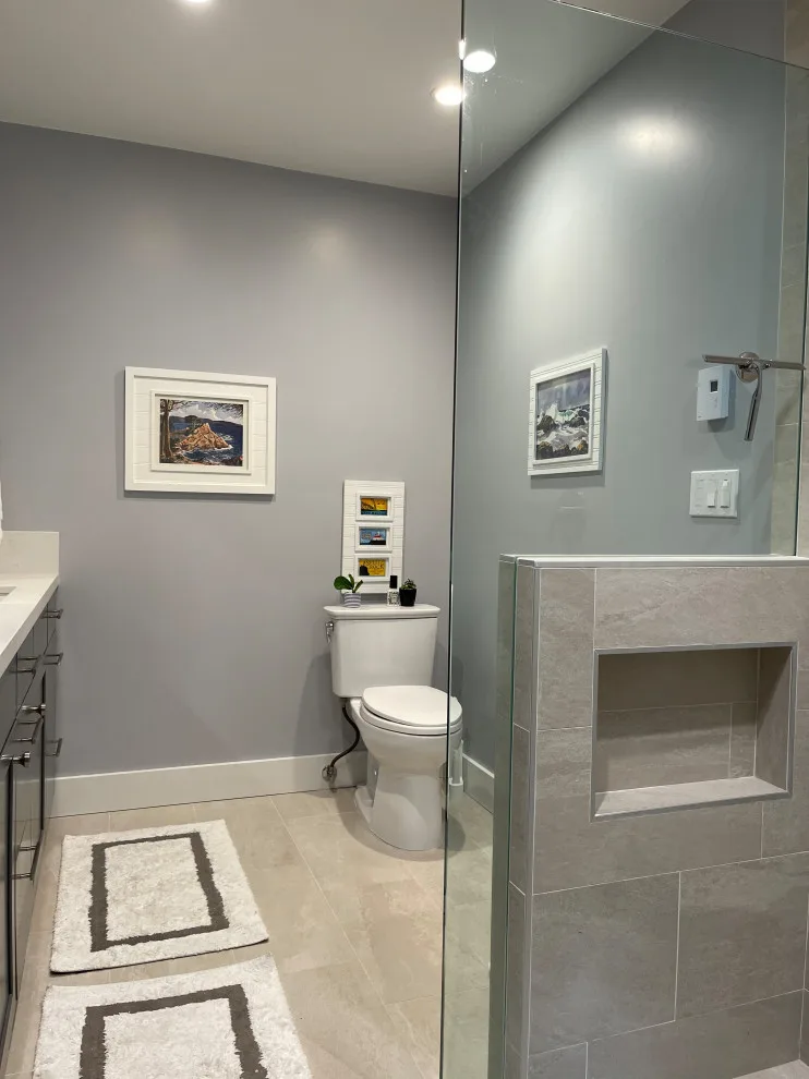 Condominium Bathrooms at State Street by Castle Construction Of Santa Barbara - Photo 6