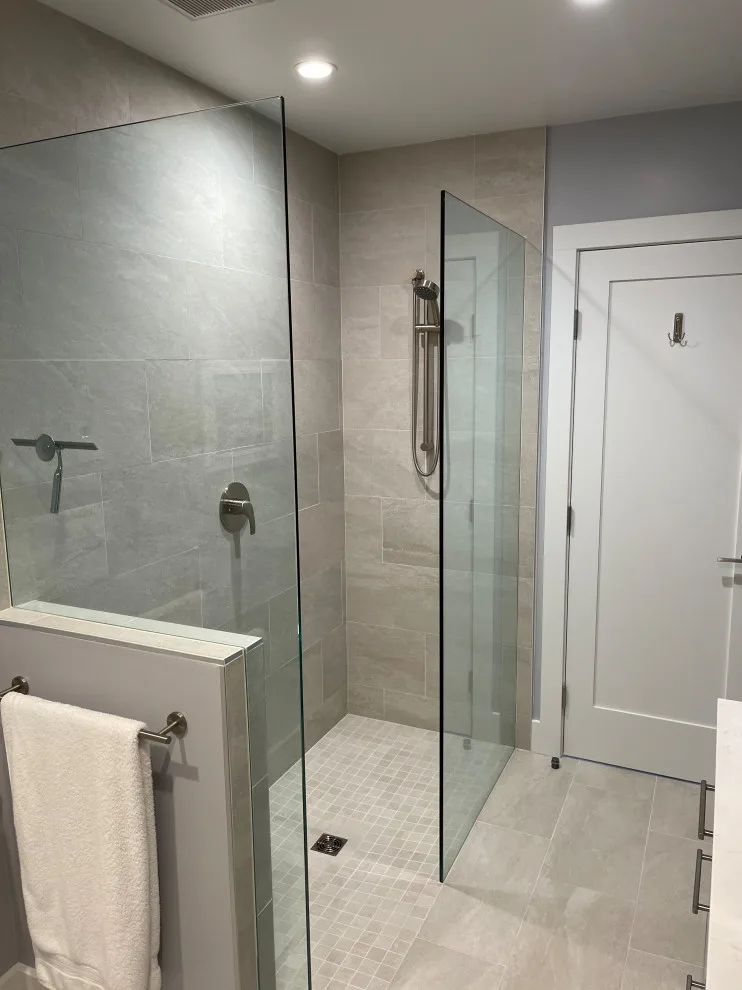 Condominium Bathrooms at State Street by Castle Construction Of Santa Barbara - Photo 4